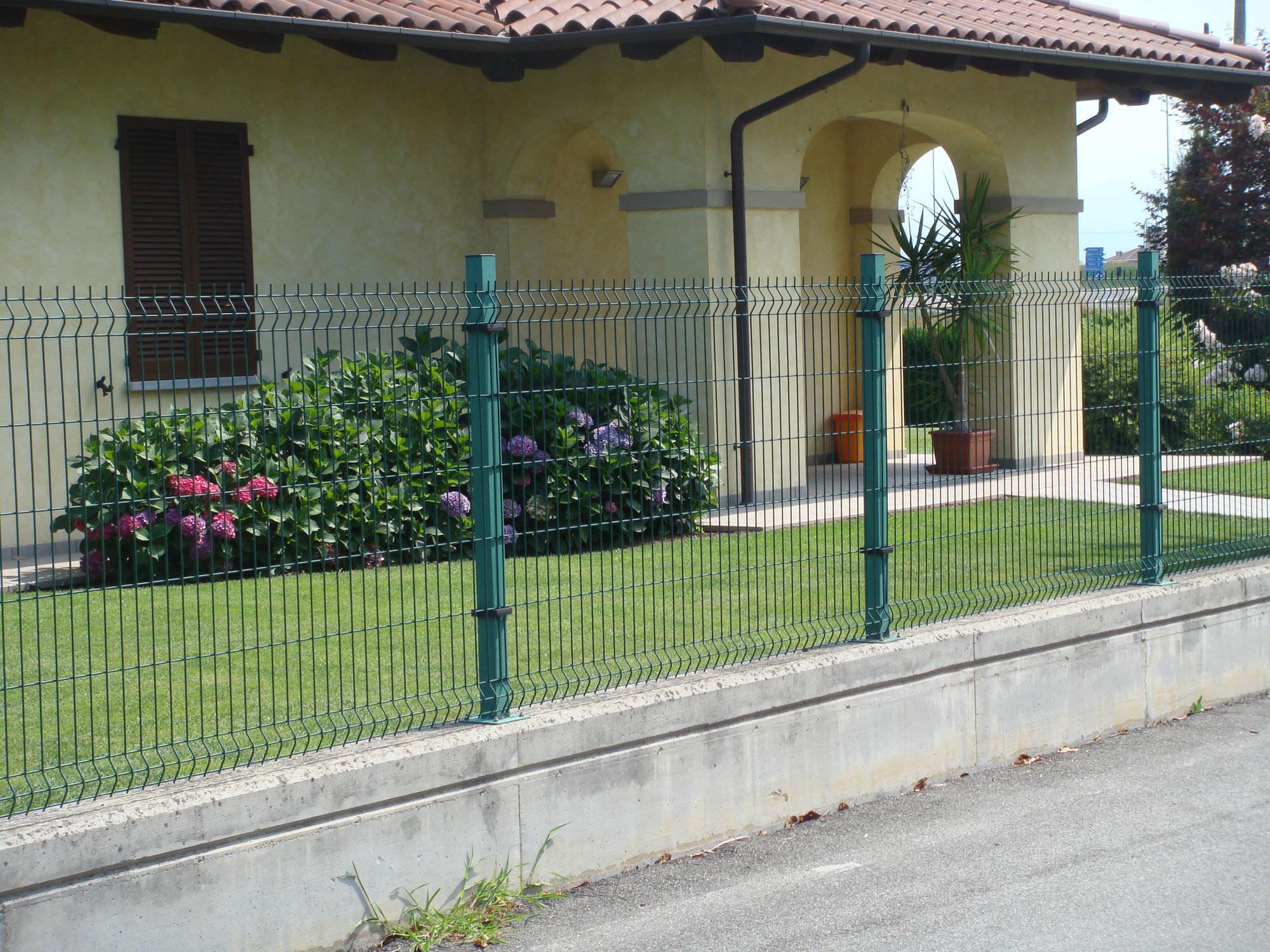 Green Wire Garden Fence